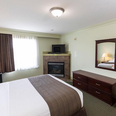Quality Inn & Suites Whitecourt Extérieur photo