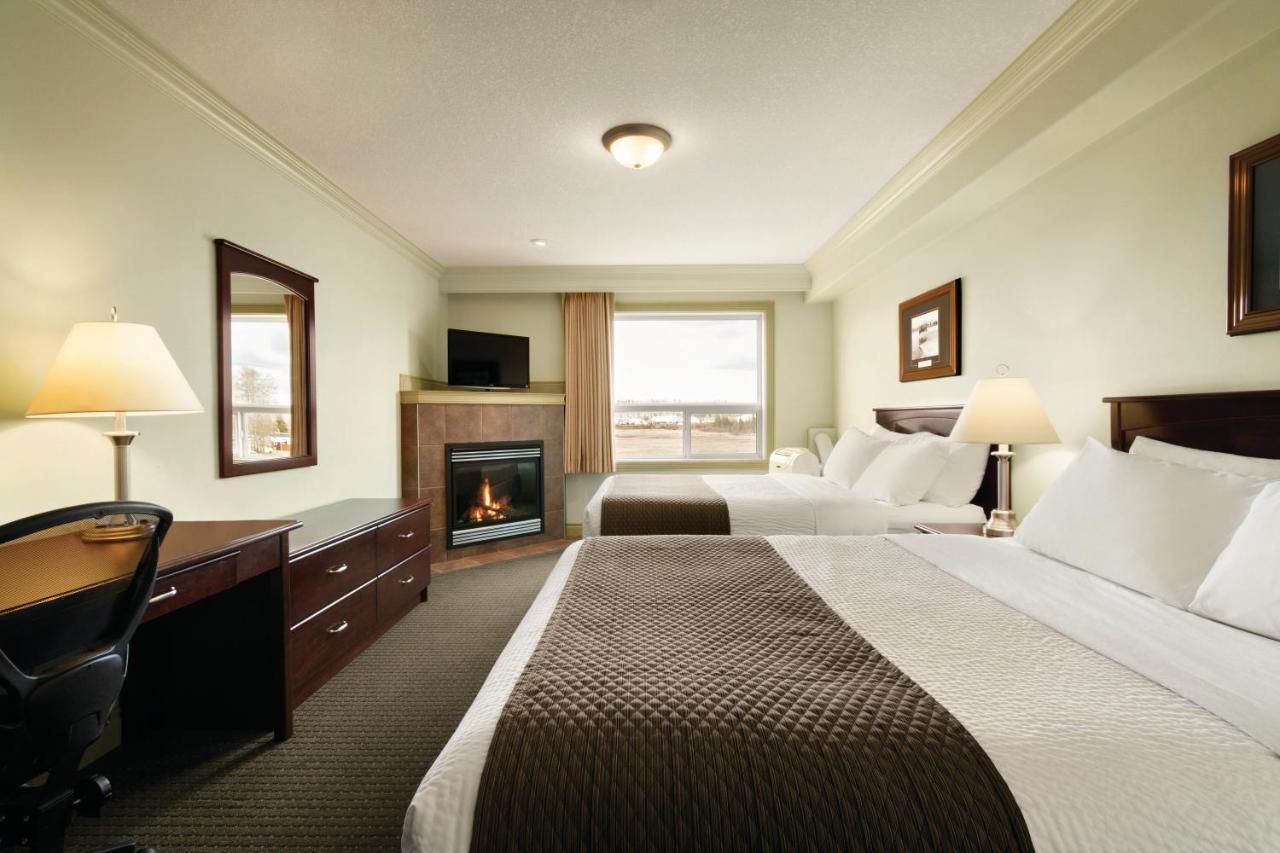 Quality Inn & Suites Whitecourt Extérieur photo