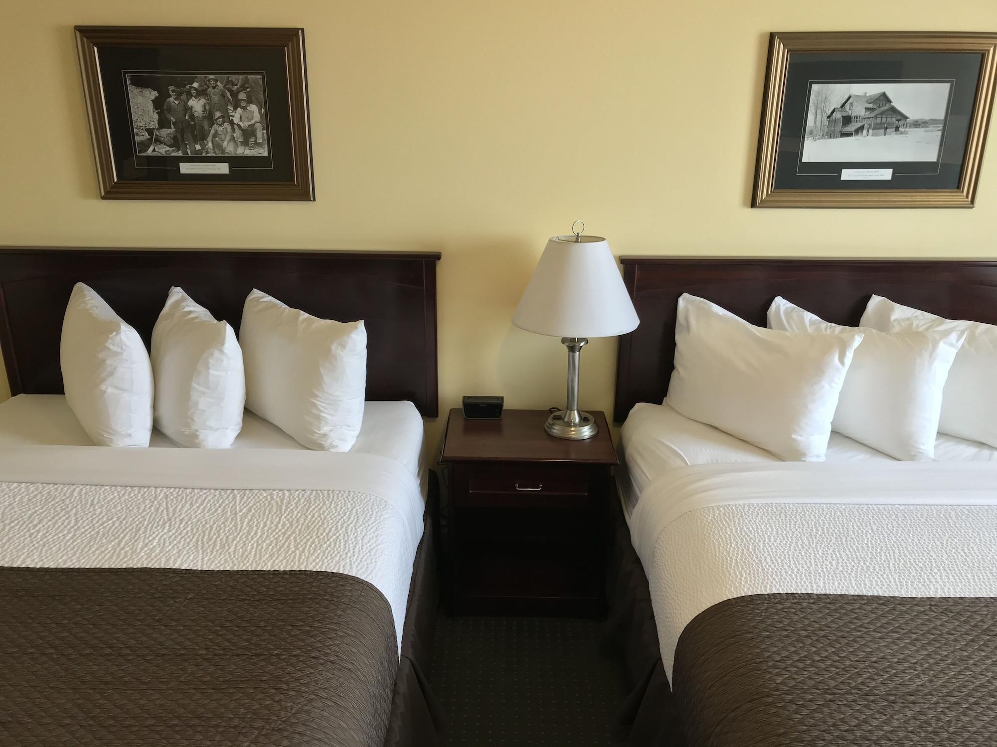 Quality Inn & Suites Whitecourt Extérieur photo