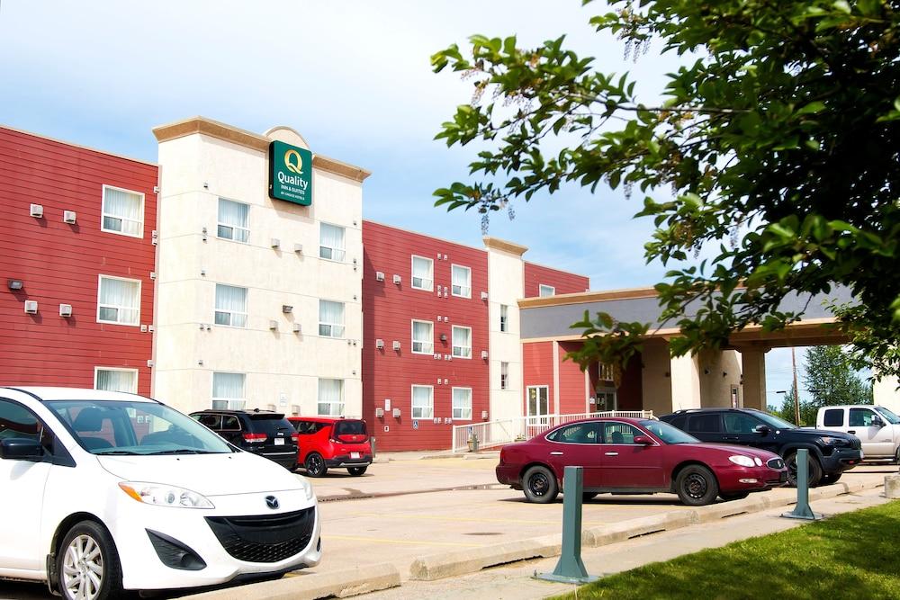 Quality Inn & Suites Whitecourt Extérieur photo