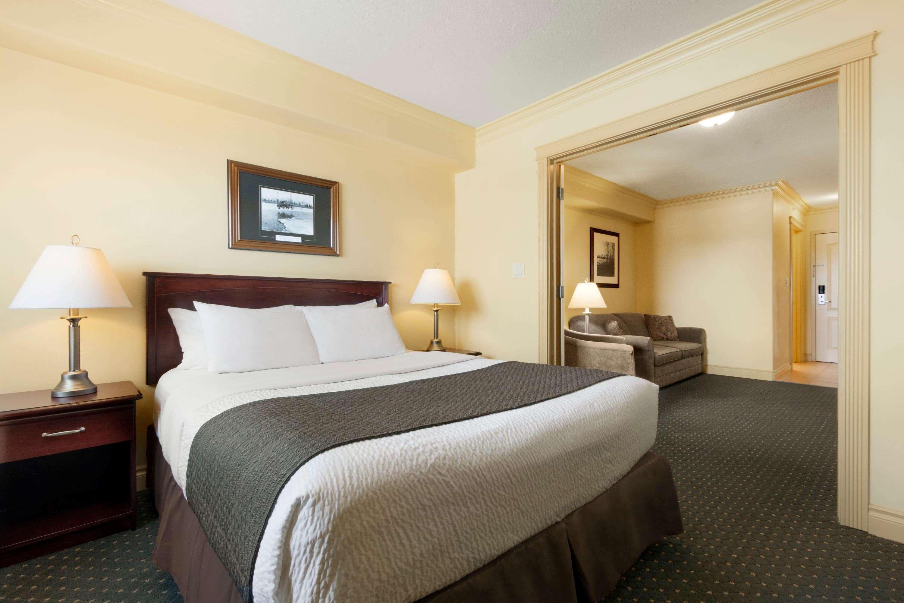 Quality Inn & Suites Whitecourt Extérieur photo