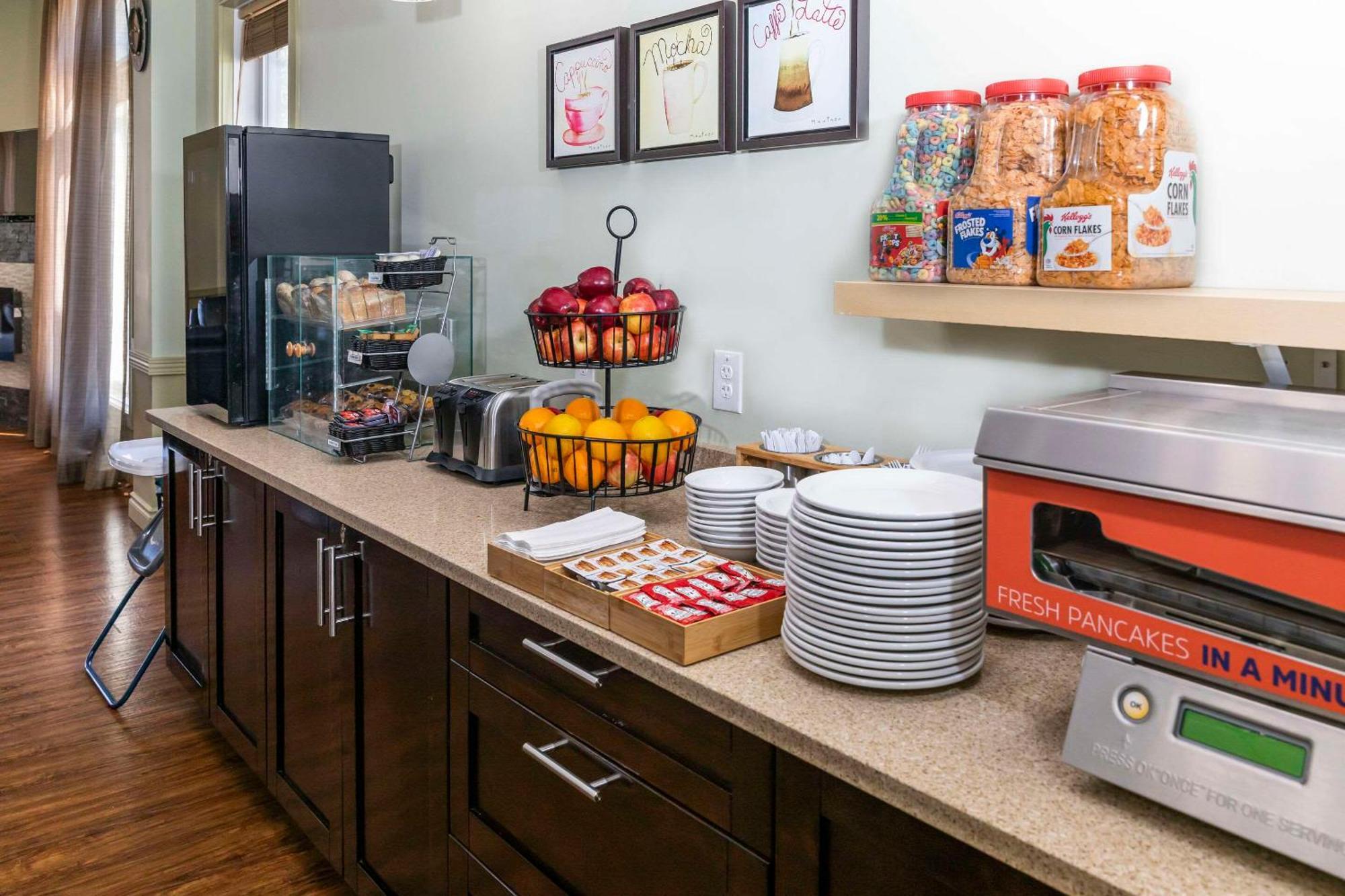 Quality Inn & Suites Whitecourt Extérieur photo